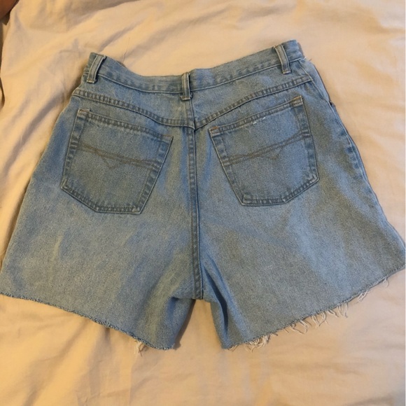 Curvy fit Bongo cut off shorts - Picture 2 of 7